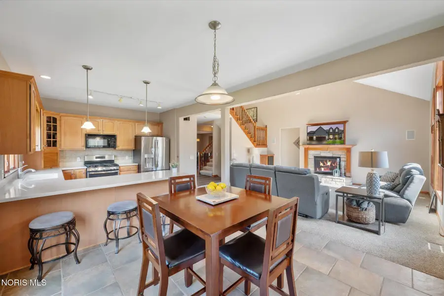 6517 Saddle Bridge Drive, Whitehouse, OH 43571 - #2