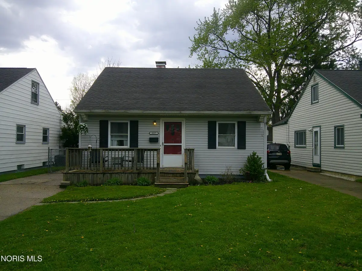 3037 Maeterlinck Avenue, Toledo, OH 43614 - #1