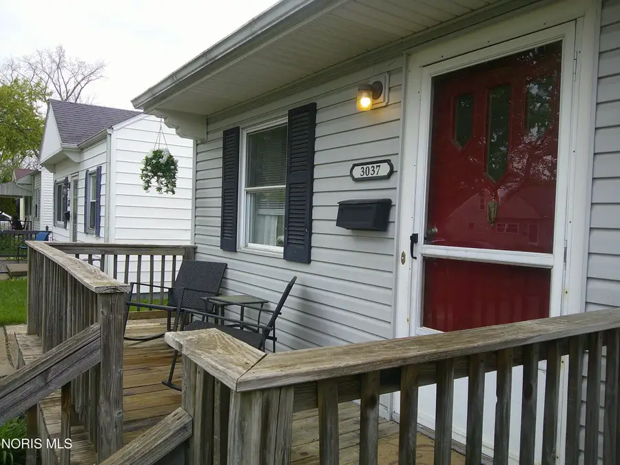 3037 Maeterlinck Avenue, Toledo, OH 43614 - #2