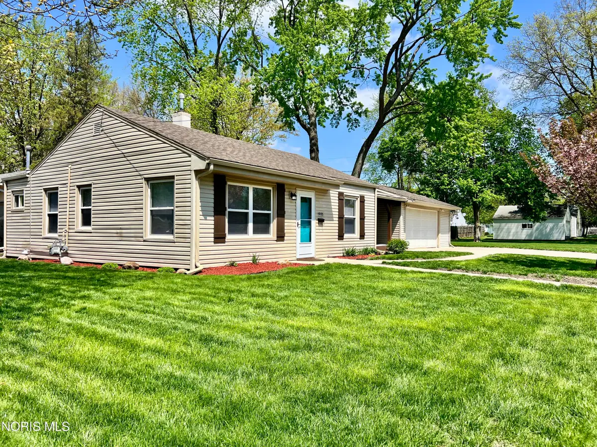 1905 Meadow Avenue, Maumee, OH 43537 - #1