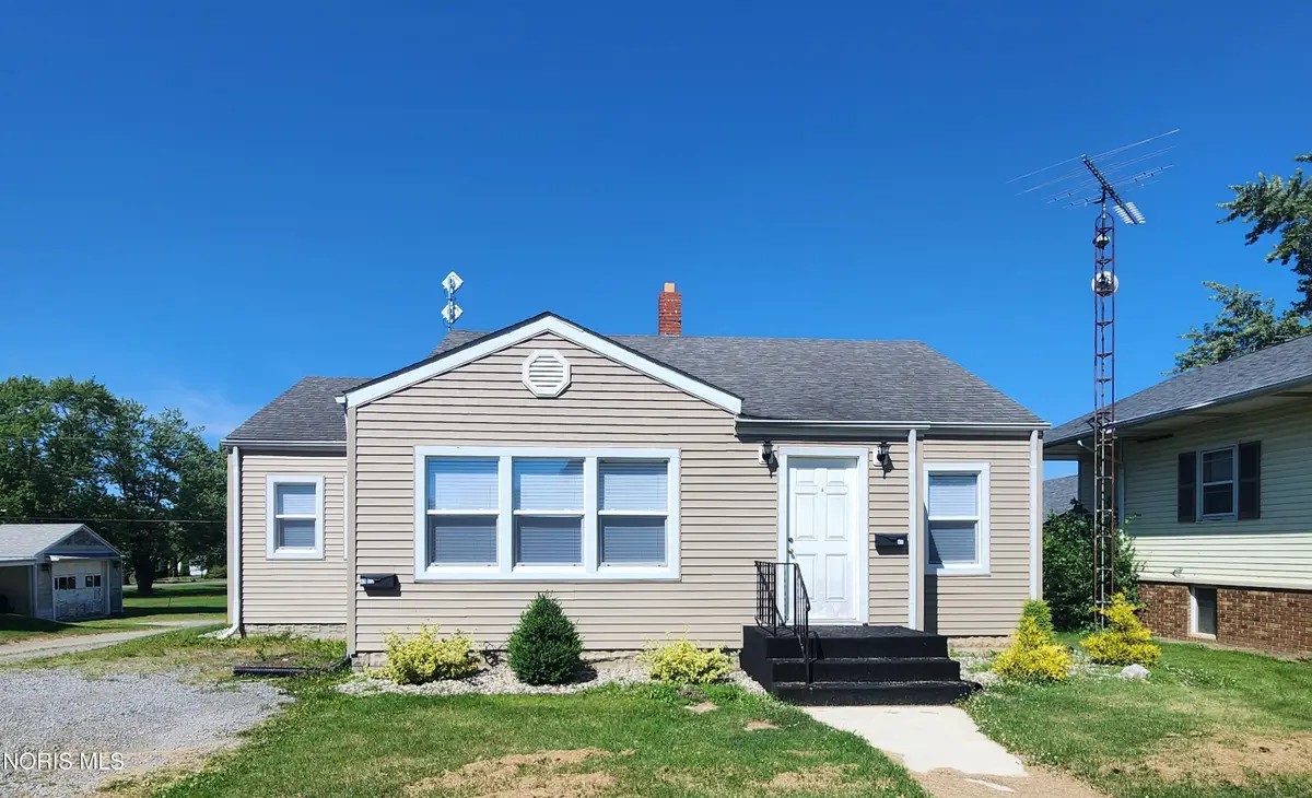 415 E Liberty Street, Leipsic, OH 45856 - #1