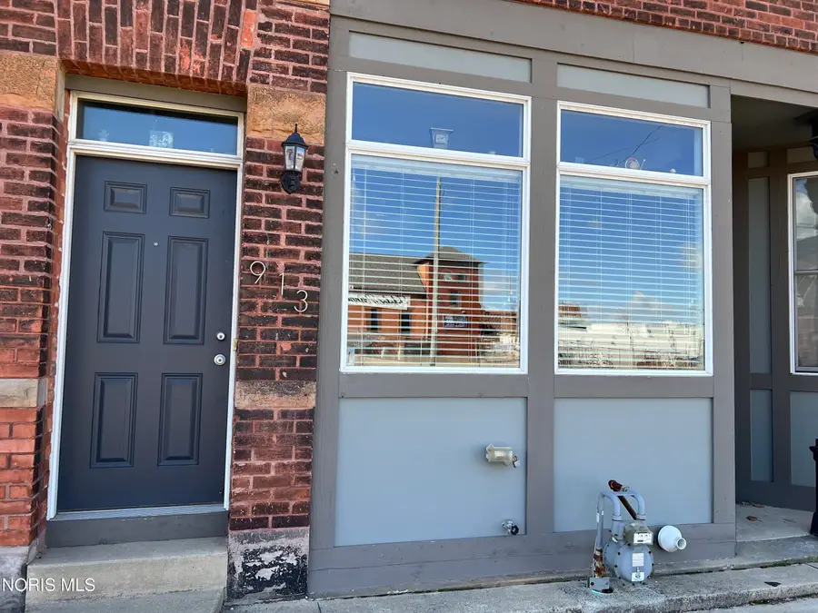 913 Washington Street, Toledo, OH 43604 - #2