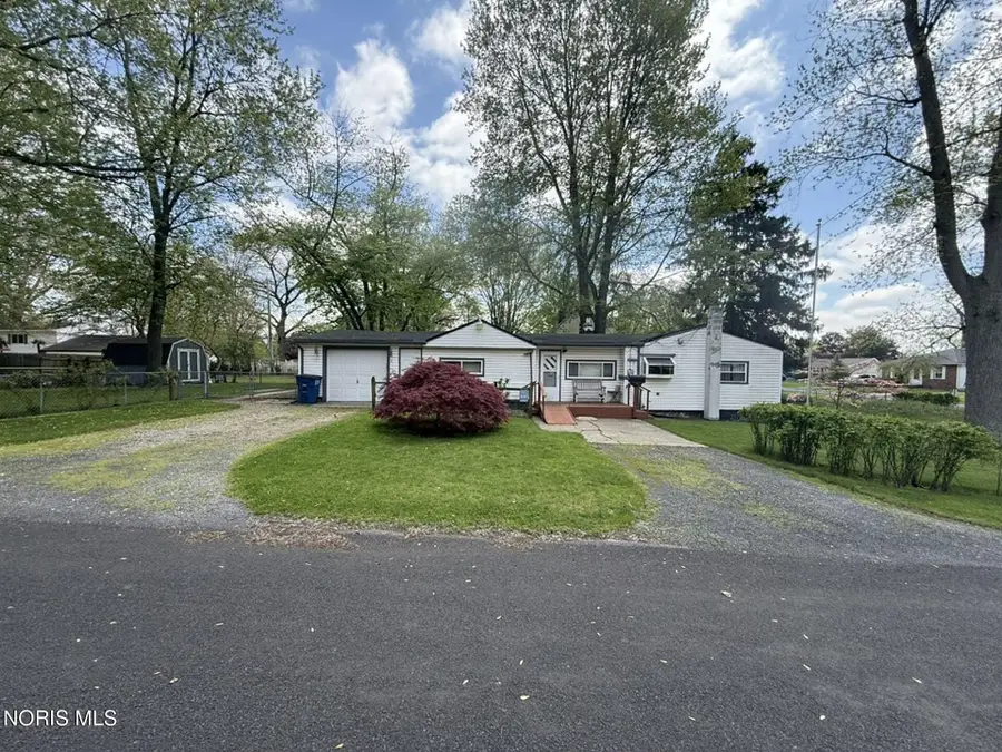 5240 Adella Street, Toledo, OH 43613 - #2