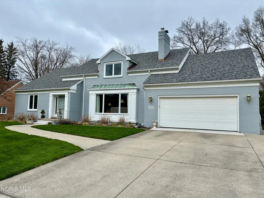 2128 Evergreen Road, Ottawa Hills, OH 43606 - #2