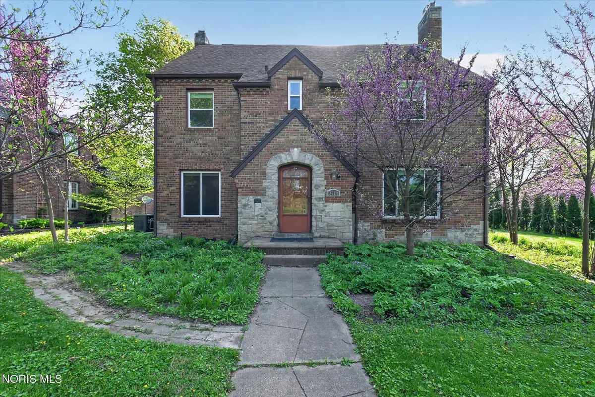 2204 Orchard Road, Ottawa Hills, OH 43606 - #1