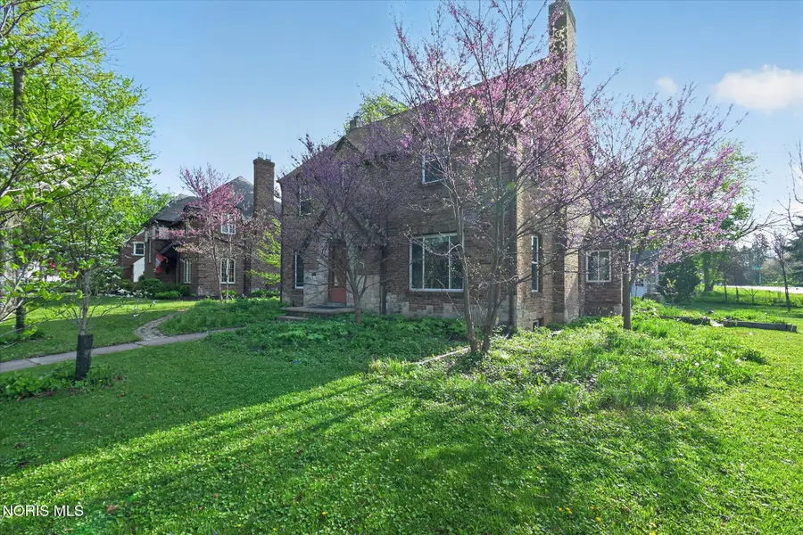 2204 Orchard Road, Ottawa Hills, OH 43606 - #3