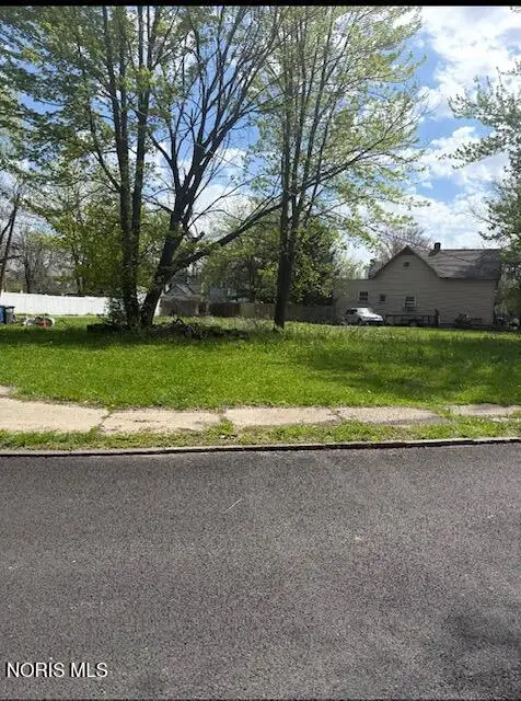 670 Lorain Street, Toledo, OH 43609 - #1