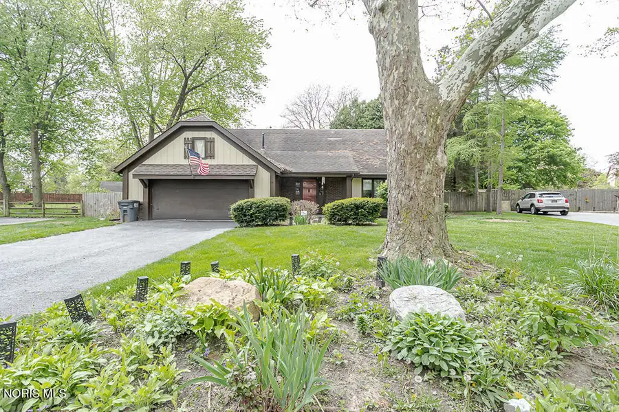 2352 Winterset Drive, Toledo, OH 43614 - #2