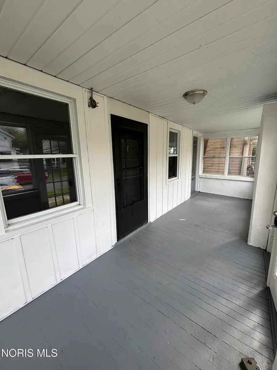 329 E Lake Street, Toledo, OH 43608 - #2