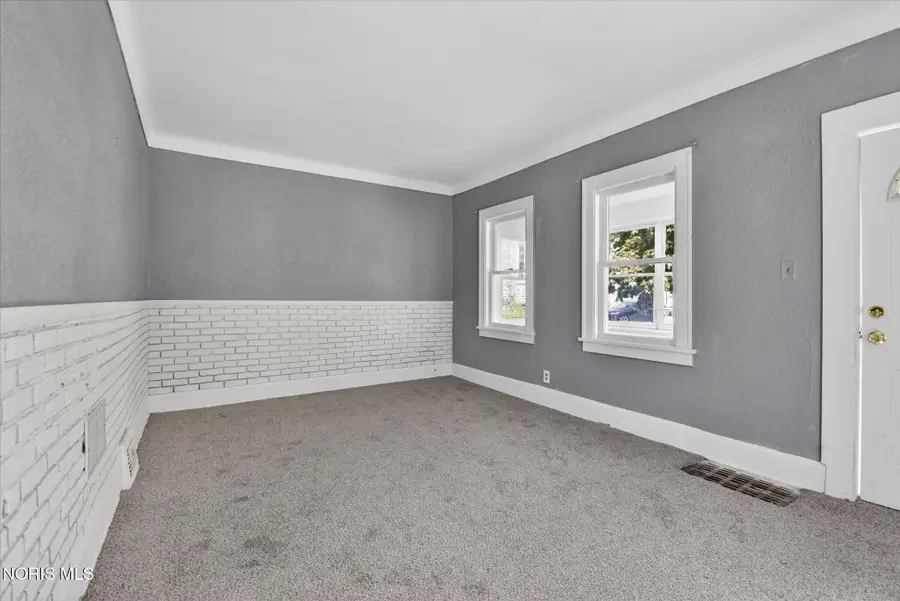 218 Dexter Street, Toledo, OH 43608 - #3