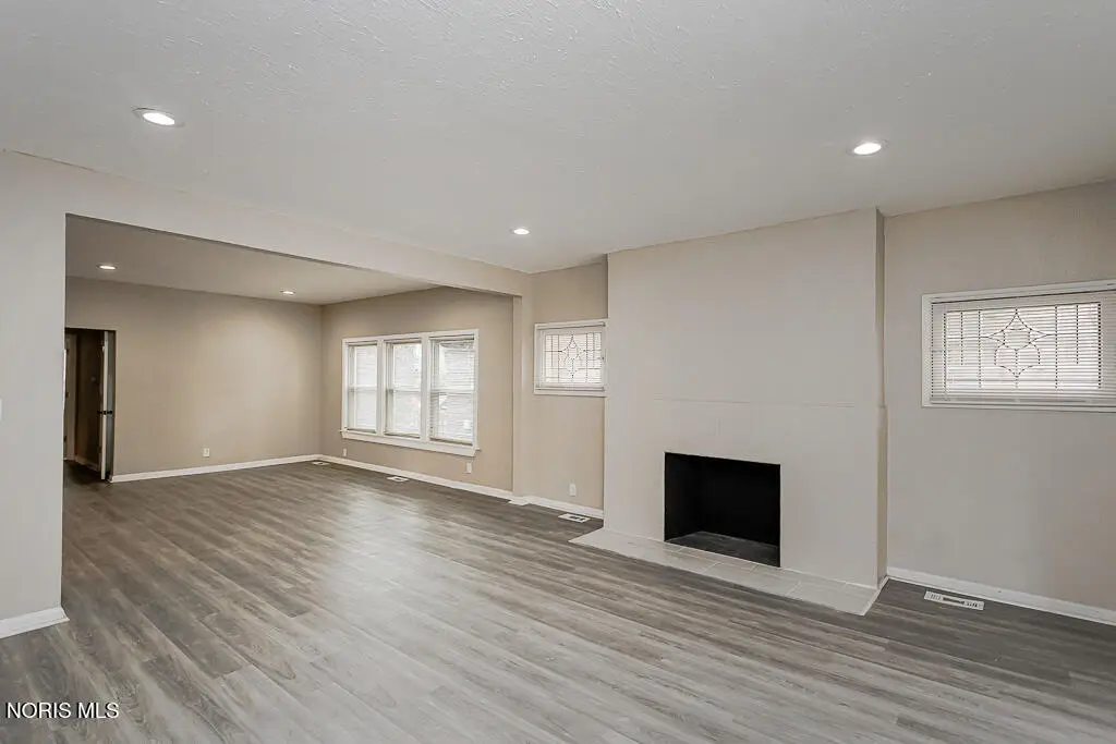 2337 Parkwood Avenue, Toledo, OH 43620 - #1