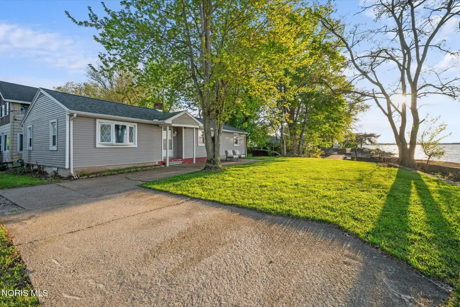 2073 Grange Street, Oregon, OH 43616 - #2