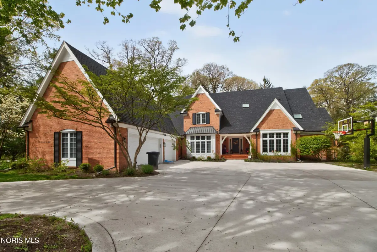 2709 Westchester Road, Ottawa Hills, OH 43615 - #1
