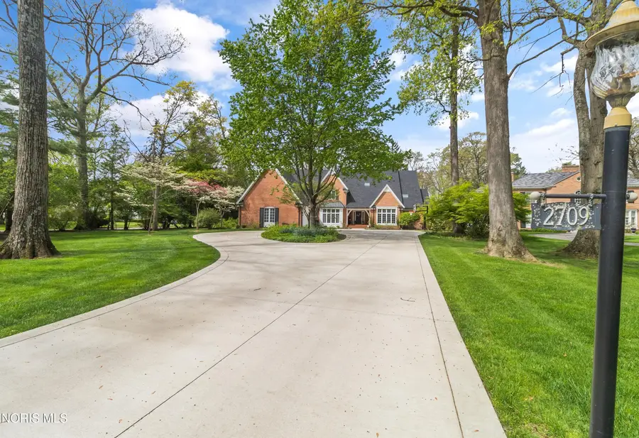2709 Westchester Road, Ottawa Hills, OH 43615 - #3