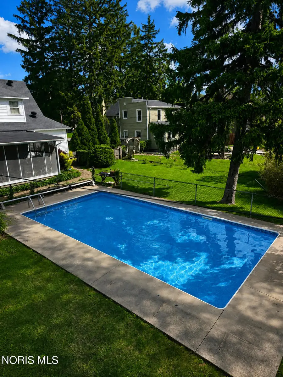 228 W Broadway Street, Maumee, OH 43537 - #3