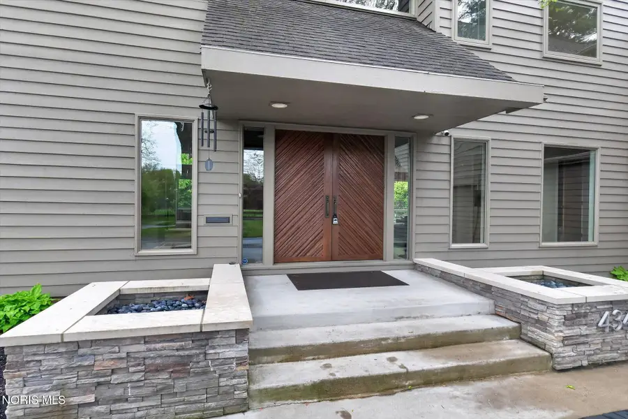 4341 Indian Road, Ottawa Hills, OH 43615 - #3