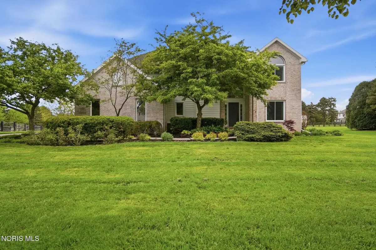 319 Valley Lane, Perrysburg, OH 43551 - #1