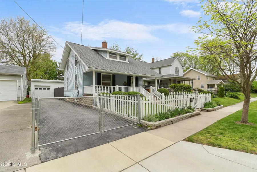 320 S Summit Street, Bowling Green, OH 43402 - #2