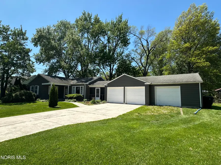 937 Fairview Avenue, Bowling Green, OH 43402 - #3