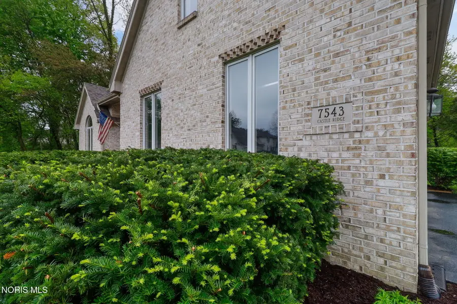 7543 Castle Ridge Road, Toledo, OH 43617 - #3