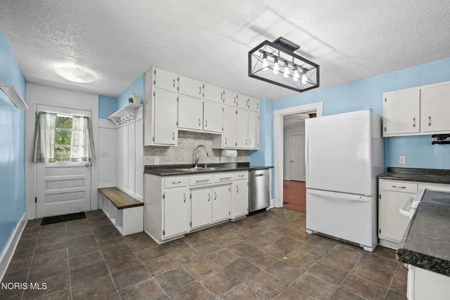407 S Jefferson Street, Pandora, OH 45877 - #3