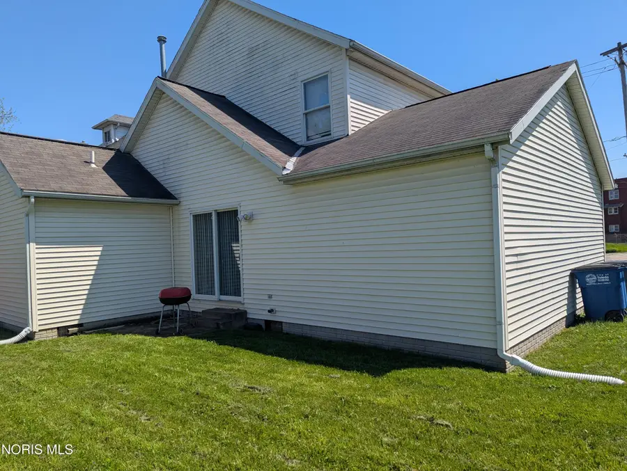 952 W Delaware Avenue, Toledo, OH 43610 - #3