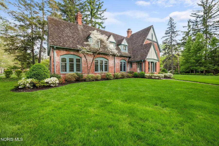 2132 Park Road, Ottawa Hills, OH 43606 - #2