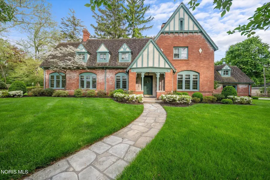 2132 Park Road, Ottawa Hills, OH 43606 - #3