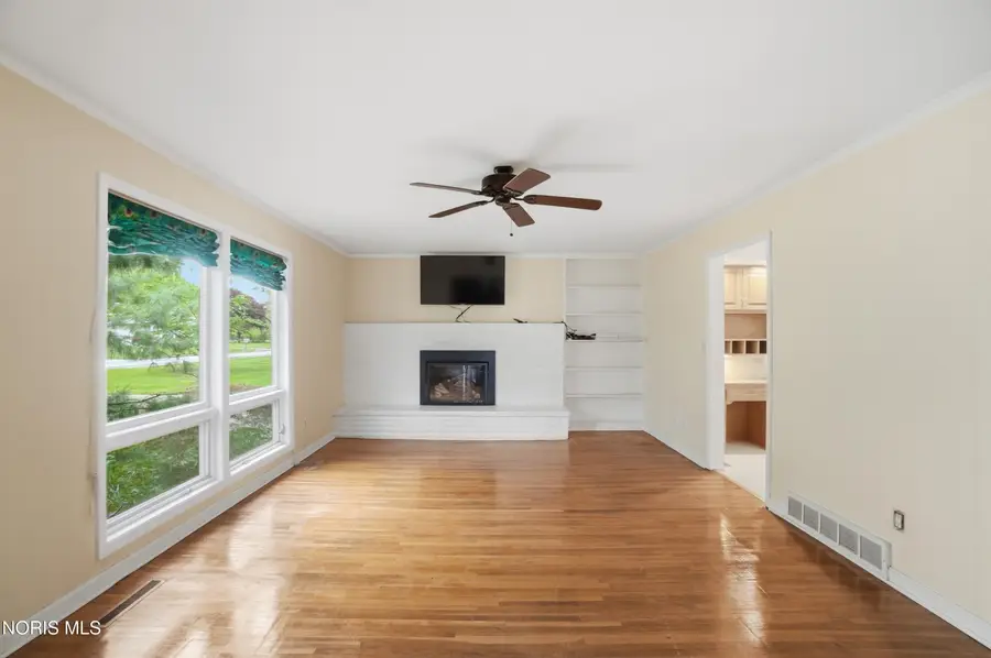1421 Conneaut Avenue, Bowling Green, OH 43402 - #3