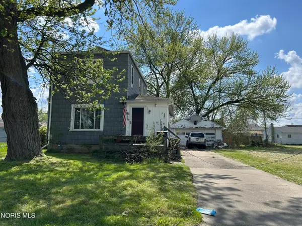 1432 Pieper Drive, Oregon, OH 43616