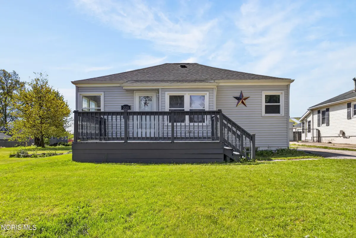 225 19th Street, Findlay, OH 45840 - #1