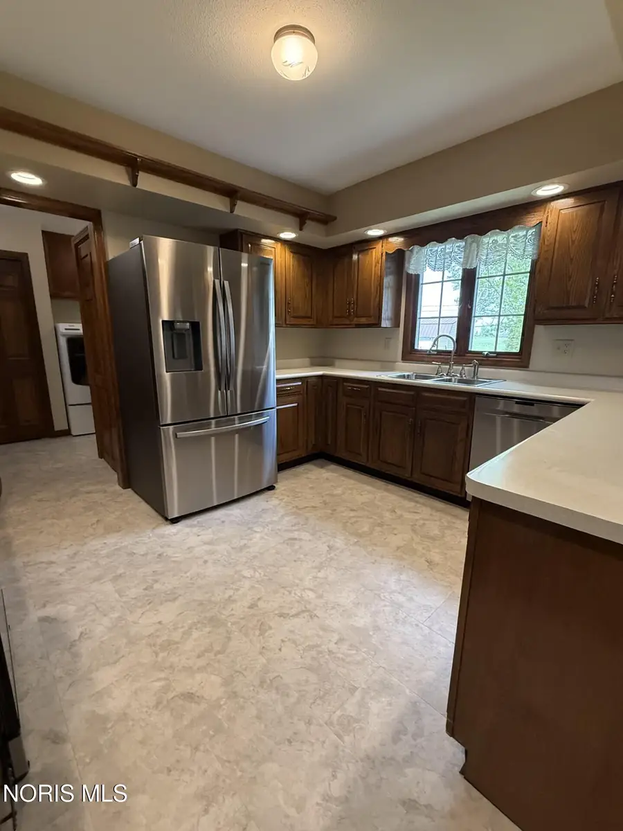 1318 Pinehurst Drive, Defiance, OH 43512 - #3