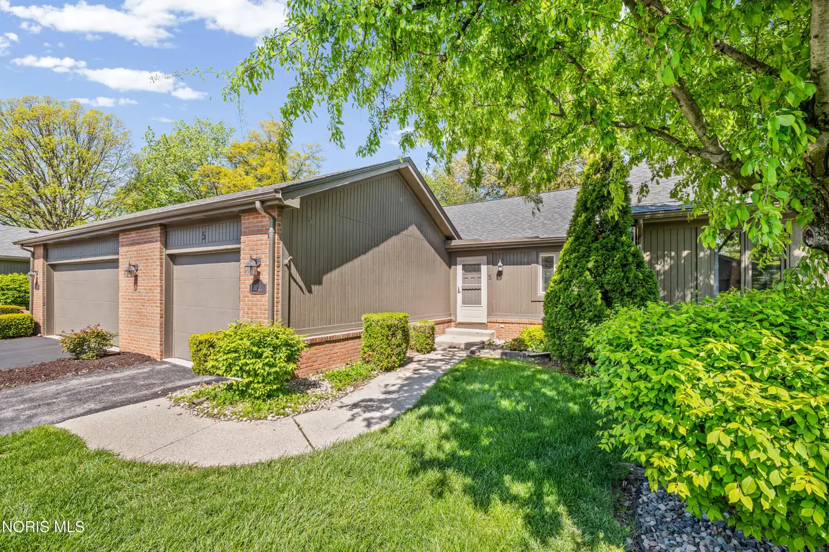 5 Abbey Road, Perrysburg, OH 43551 - #1