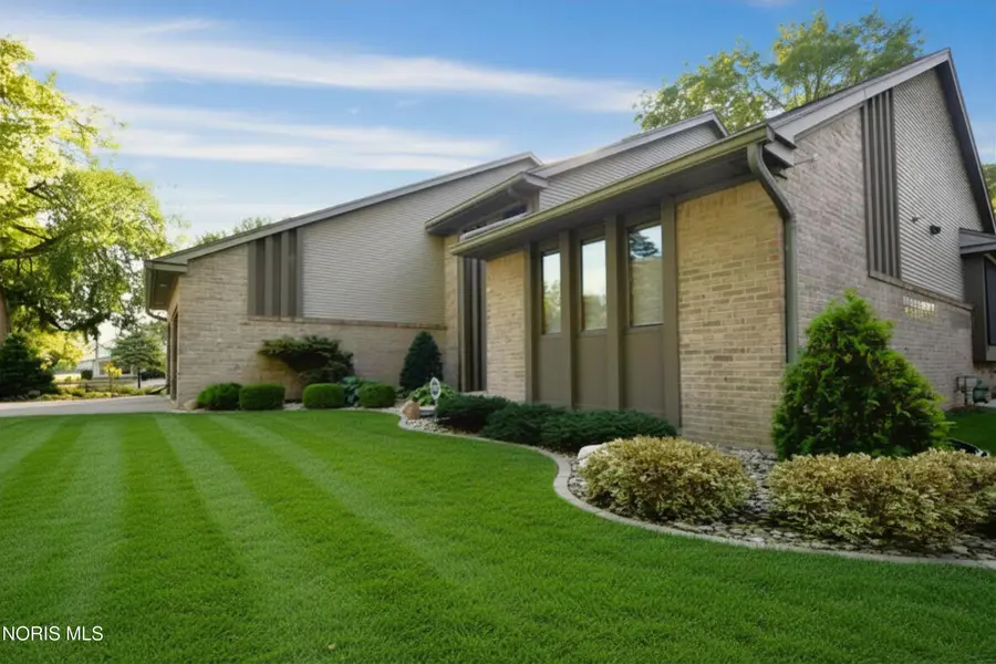 530 Elmway Dr, Maumee, OH 43537 - #3