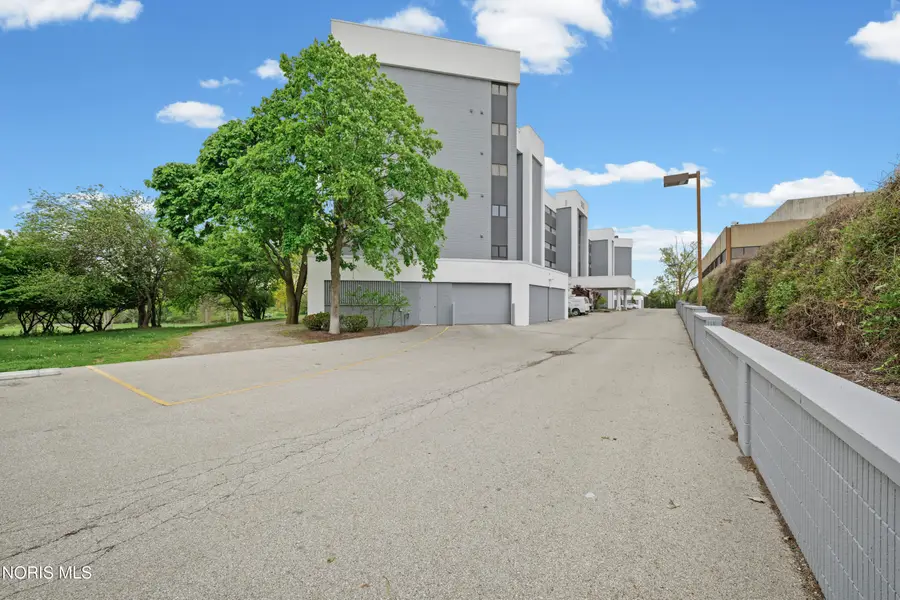 5831 Monroe Street #406, Sylvania, OH 43560 - #2