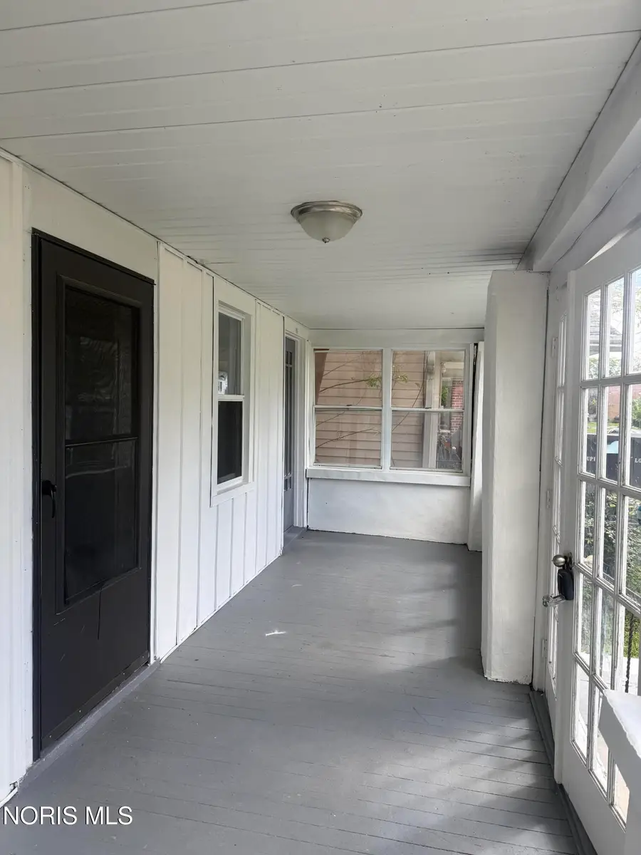 329 E Lake Street, Toledo, OH 43608 - #2