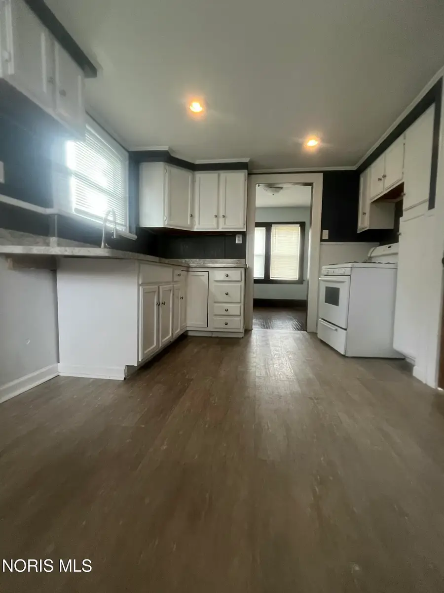1721 Mansfield Road, Toledo, OH 43613 - #3