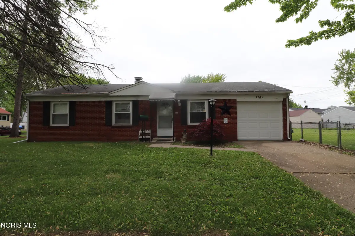 1742 E Benwick Road, Toledo, OH 43613 - #1