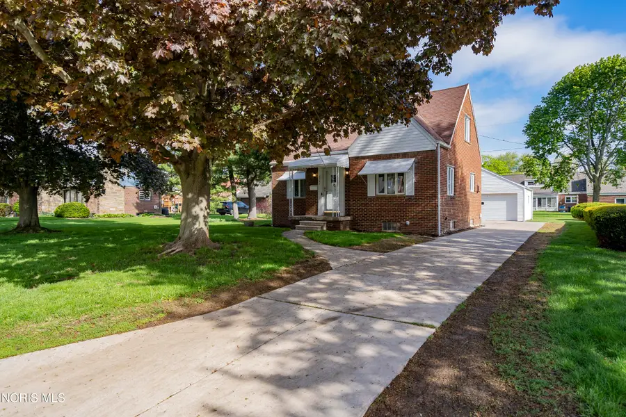 2747 Eastmoreland Drive, Oregon, OH 43616 - #2