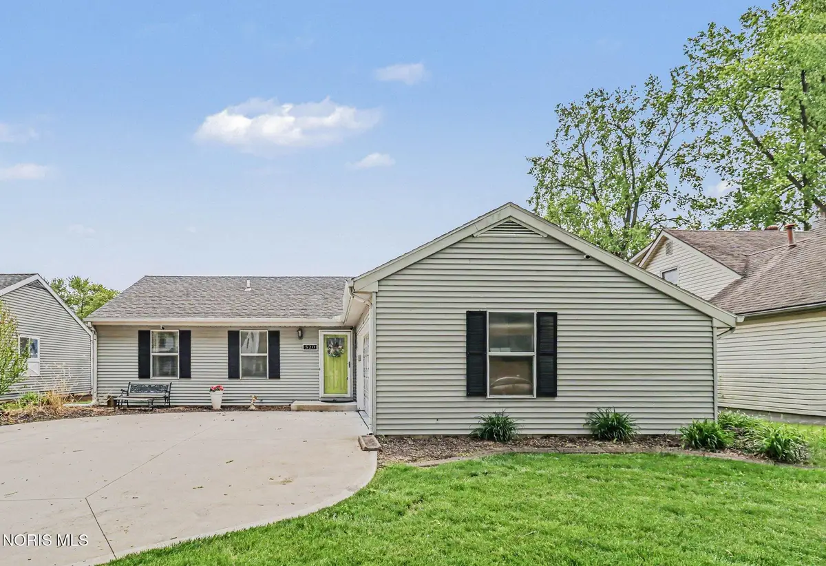 520 Bennington Drive, Maumee, OH 43537 - #1