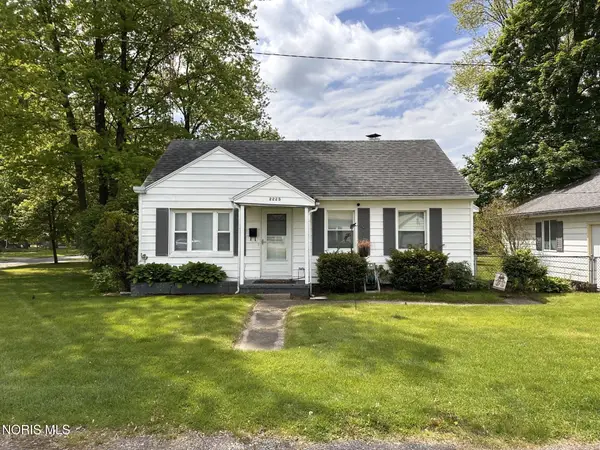 2225 Paradise Avenue, Toledo, OH 43613