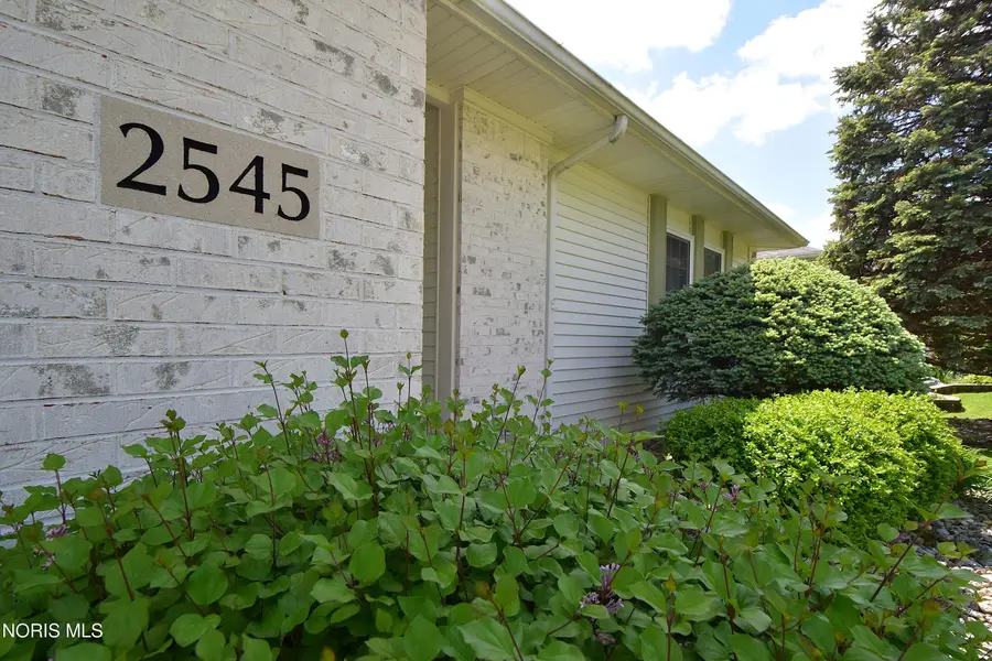 2545 Glengate Dr, Toledo, OH 43614 - #3