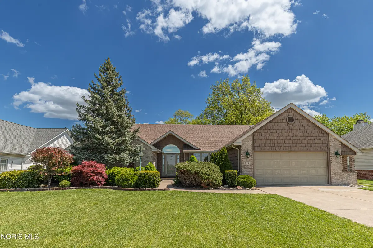 917 S Lallendorf Road, Oregon, OH 43616 - #1