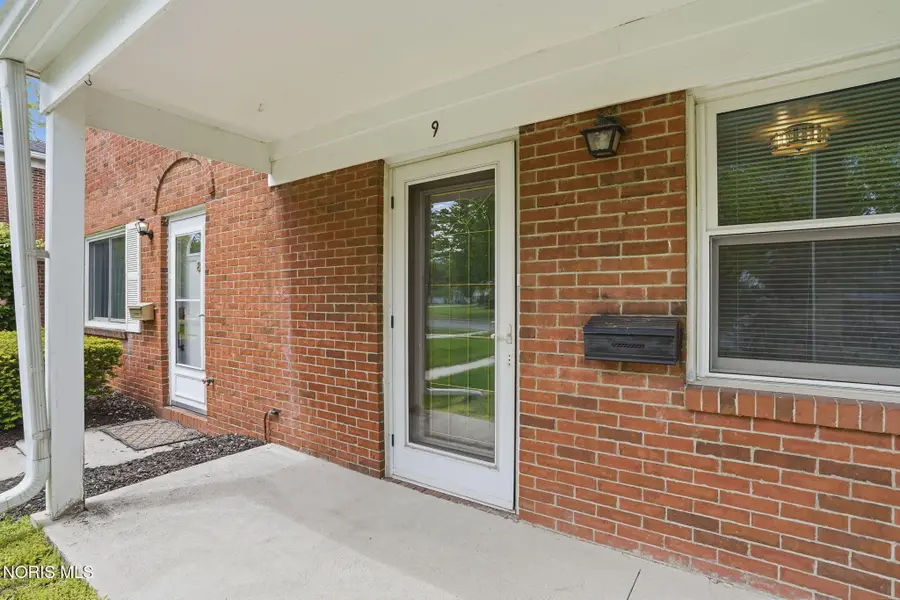 1724 Queenswood Drive #9, Findlay, OH 45840 - #3