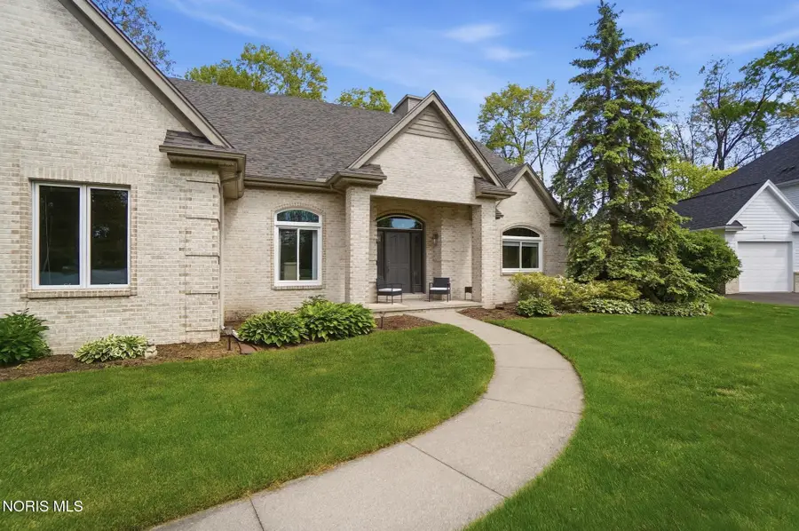 8766 Willow Pond Boulevard, Sylvania, OH 43560 - #2