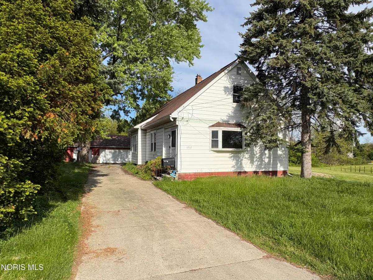 1312 Towers Road, Oregon, OH 43616 - #1