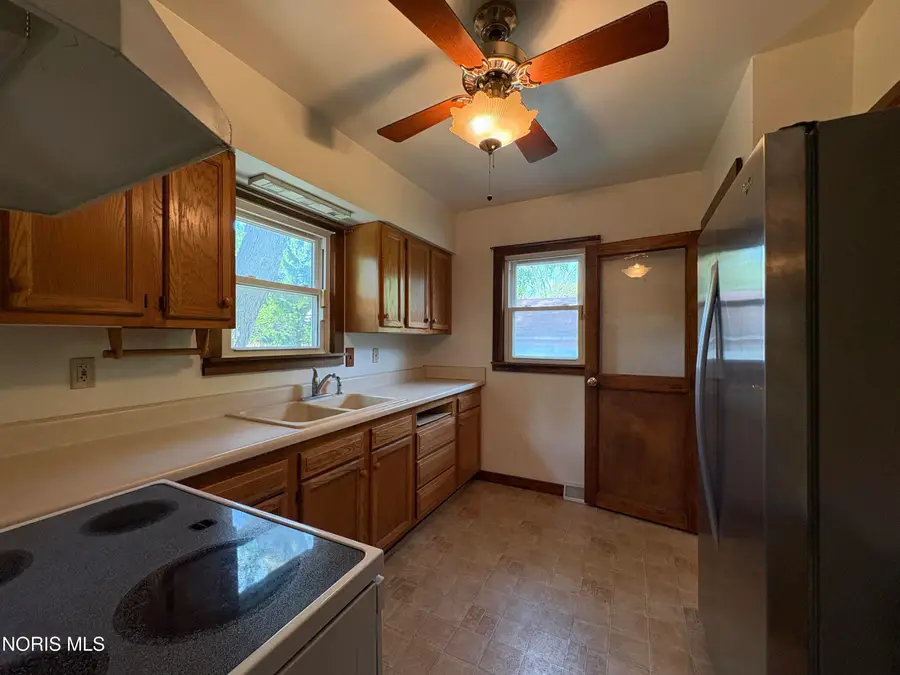 1312 Towers Road, Oregon, OH 43616 - #2