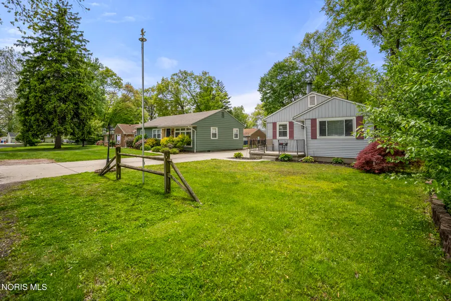 1136 Nela Parkway, Toledo, OH 43615 - #3