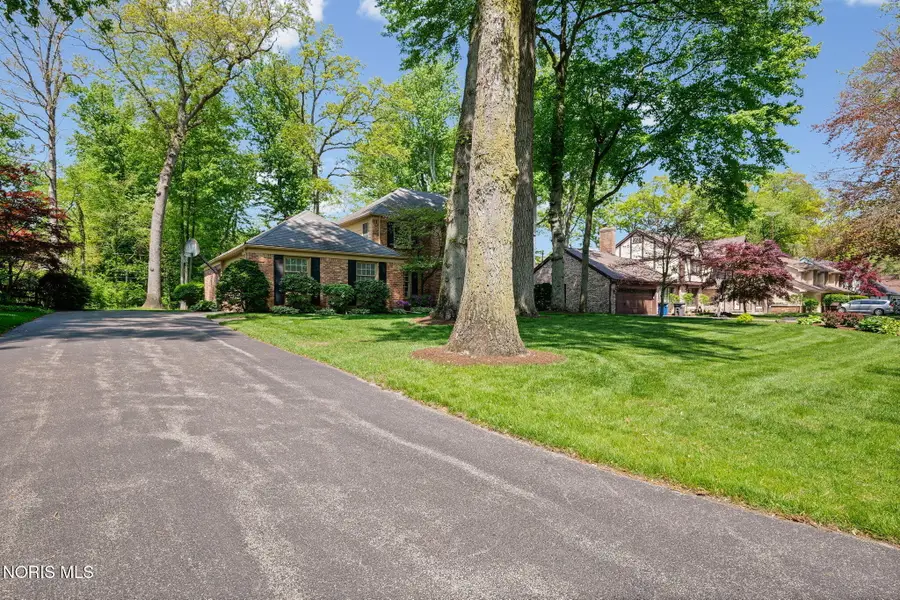 4538 Woodbriar Dr, Toledo, OH 43623 - #2