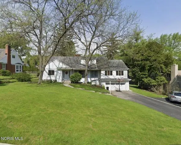 2139 Emkay Drive, Ottawa Hills, OH 43606